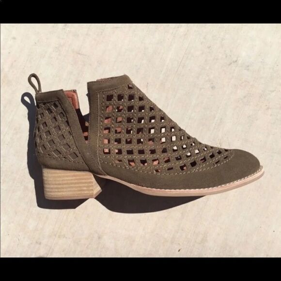 Jeffrey Campbell Taggart suede bootie - Picture 2 of 7